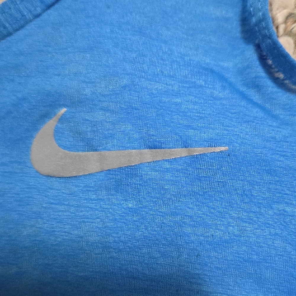 Nike Women's Blue Tank Top - Picture 2 of 7
